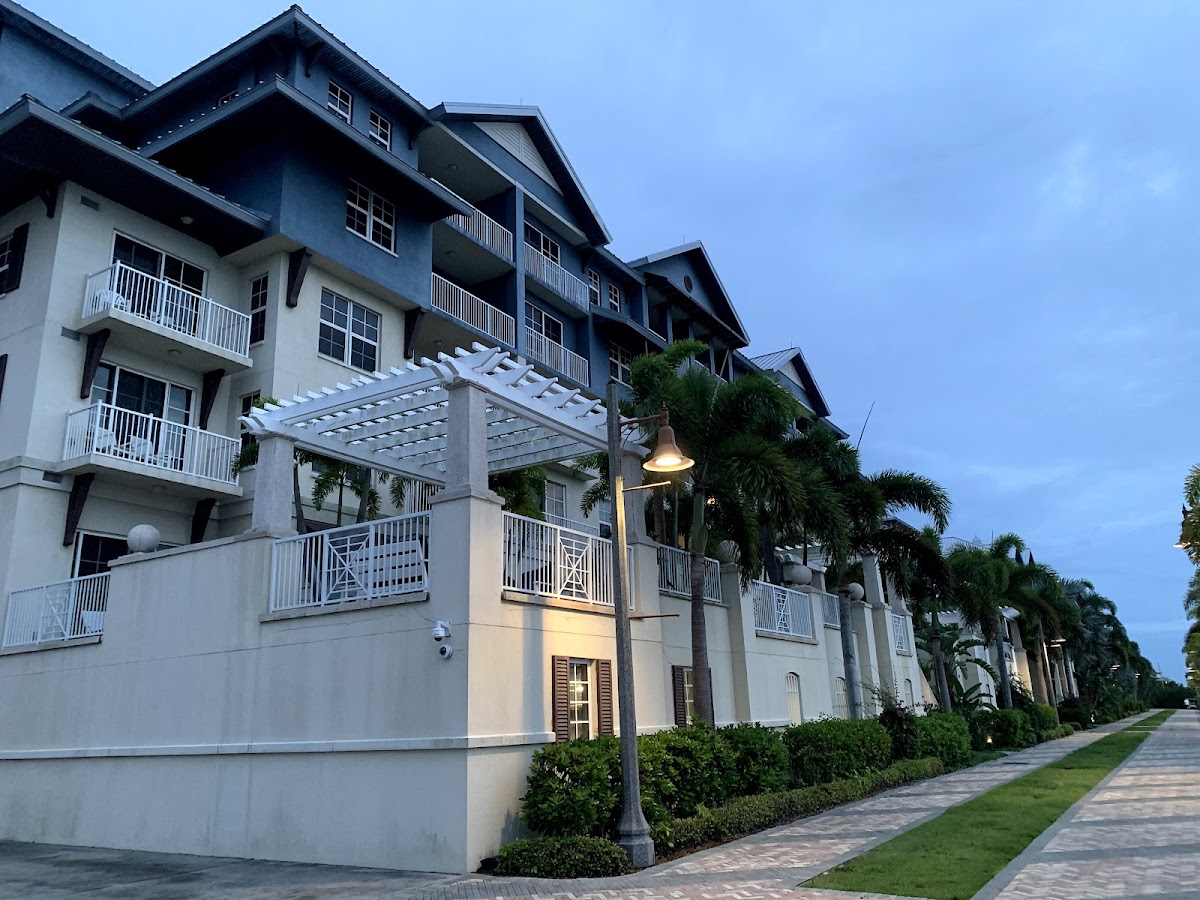 Harborside Suites at Little Harbor